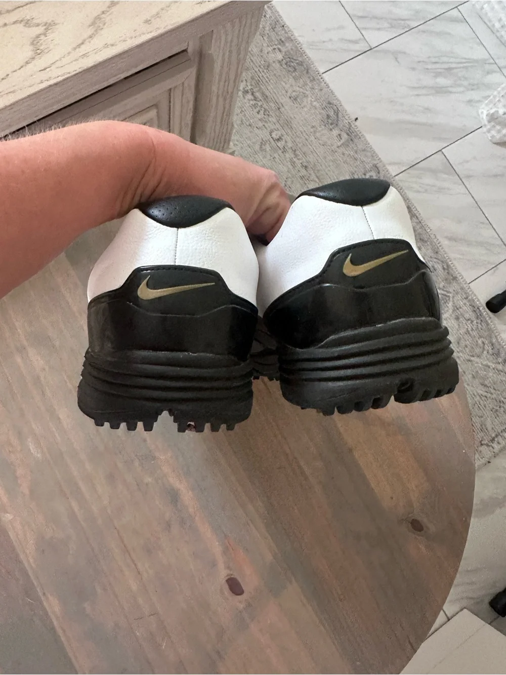 Nike low profile